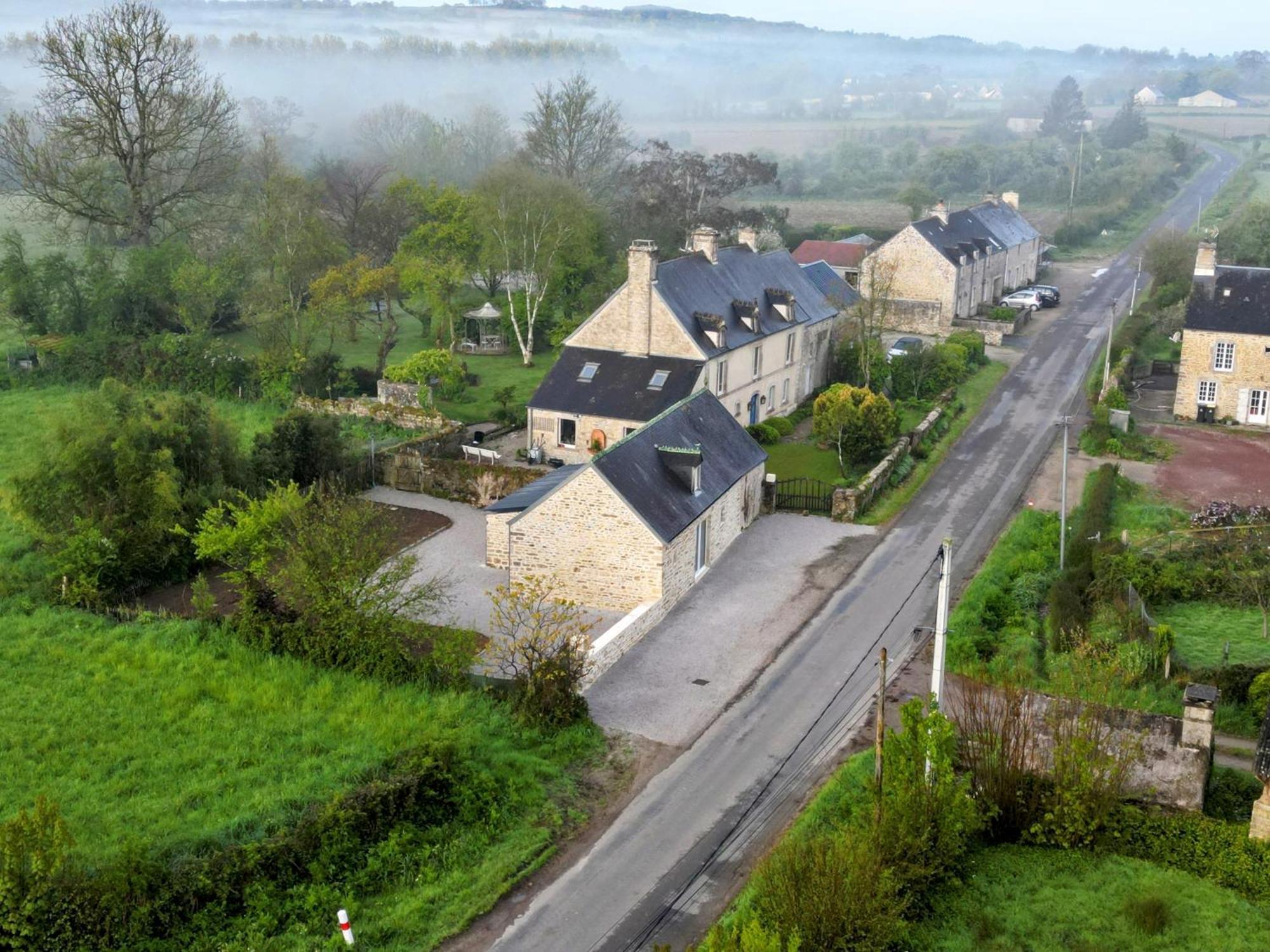 La Ptite Normande Panzió Saint-Germain-de-Tournebut Kültér fotó